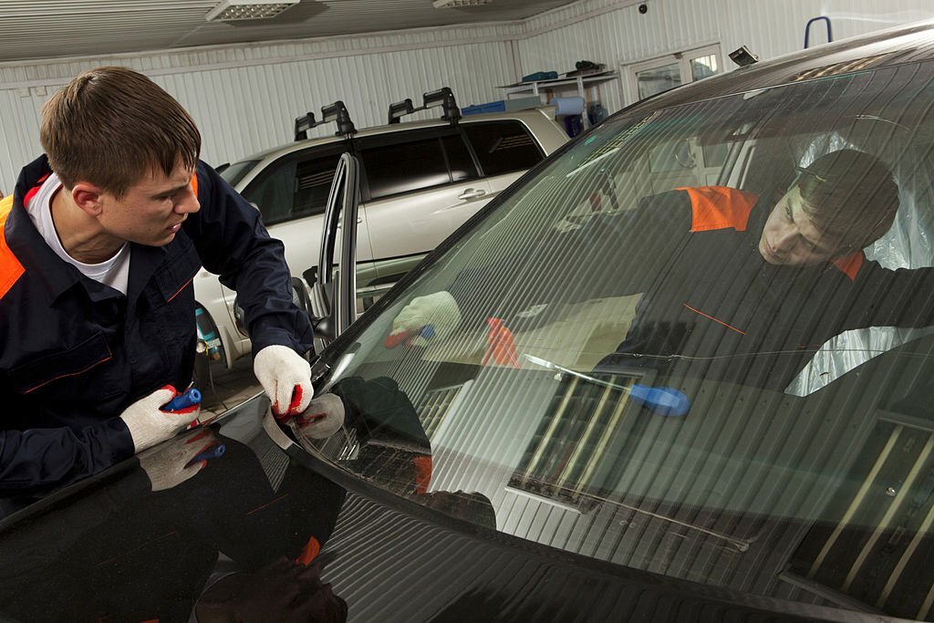 auto glass repair specialists